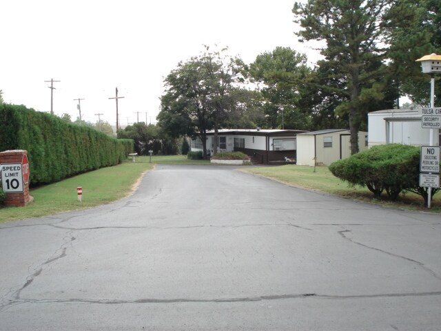 Building Photo - Airway