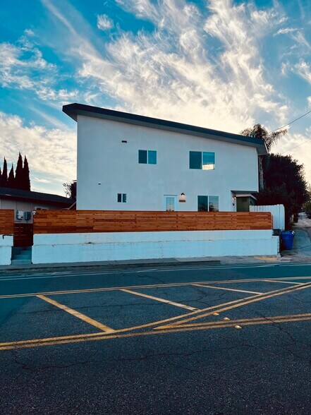 Building Photo - 3813 Tennyson St
