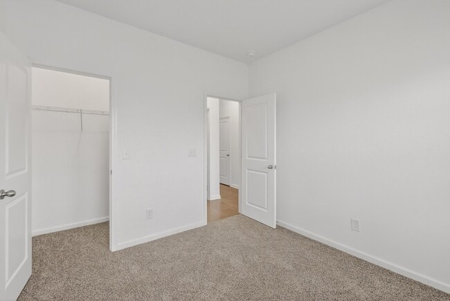 Building Photo - 4909 Russell David Dr