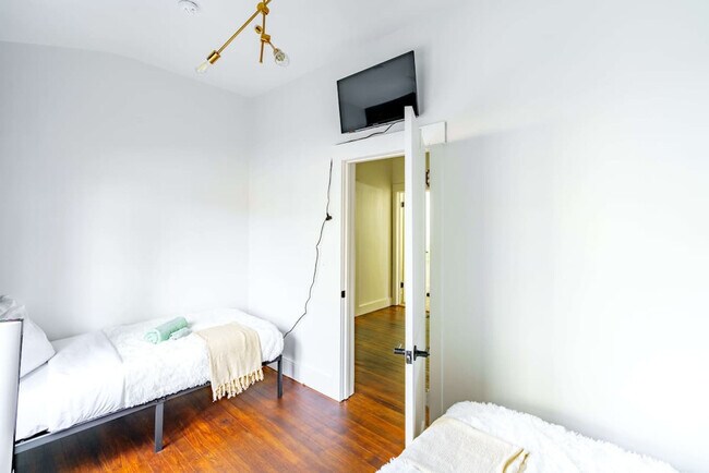 Building Photo - 241 W Water St