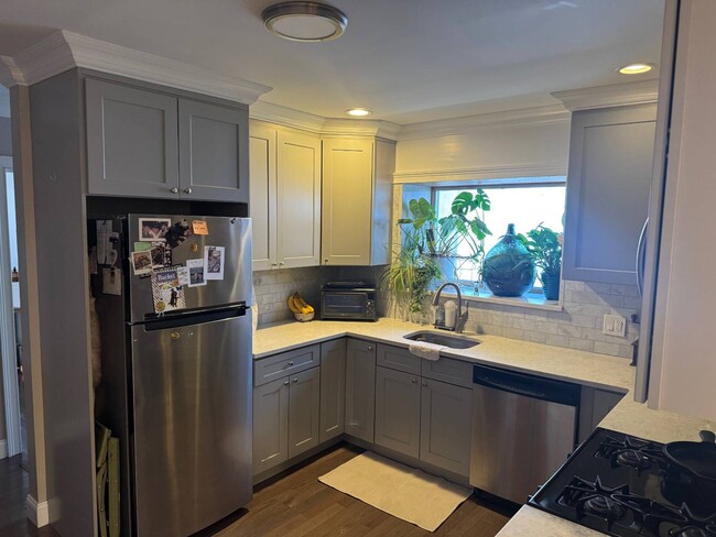 Building Photo - 22 Main St