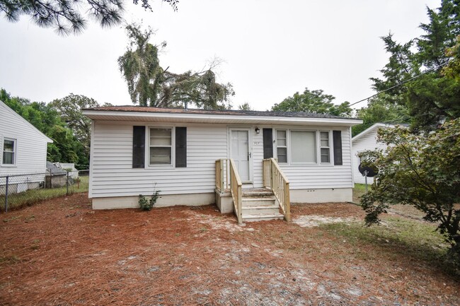 Primary Photo - Available Now! 3 Bedroom 1.5 Bathroom- no ...