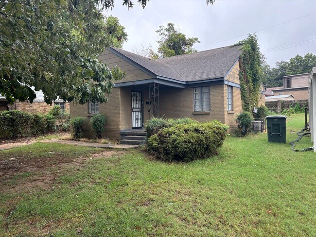 Primary Photo - 1802 Edmondson Ave