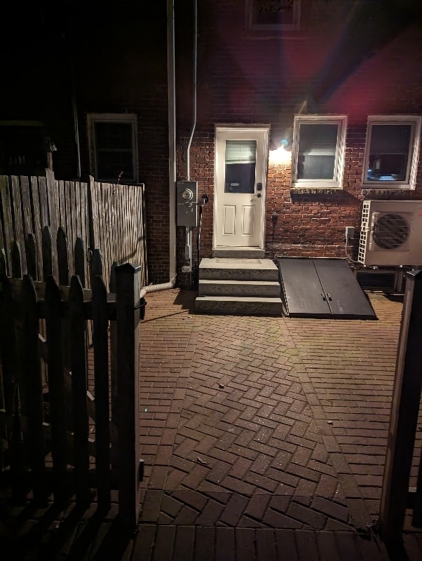 Building Photo - 581 Kearsarge Way