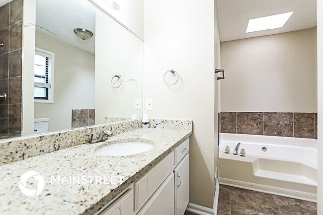 Building Photo - 2680 Robin Way Ct SW