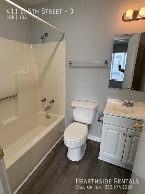 Building Photo - 411 E 5th St