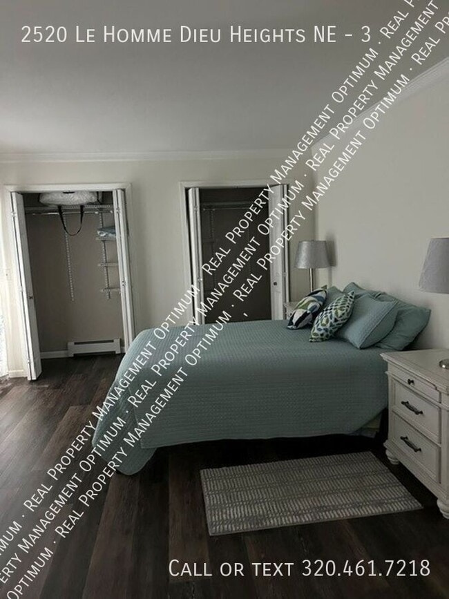 Building Photo - 2520 Le Homme Dieu Heights NE