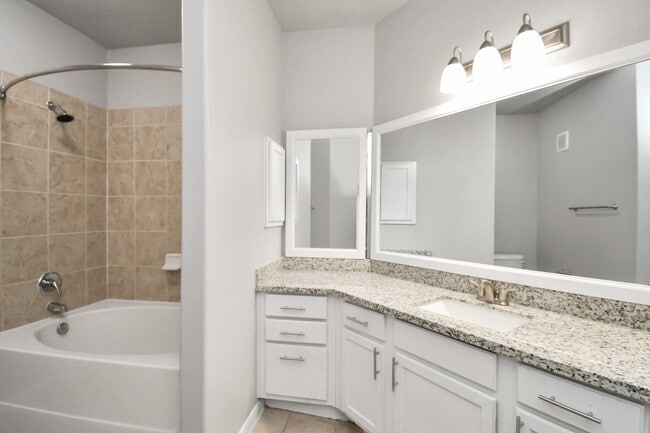 Building Photo - 6777 Sommerall Dr