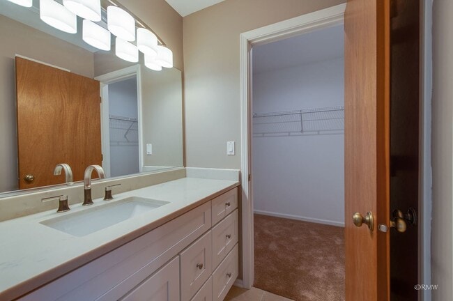 Building Photo - 344 Kildare Ct