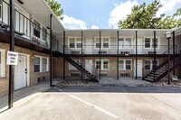 Building Photo - 2107 Rondo St
