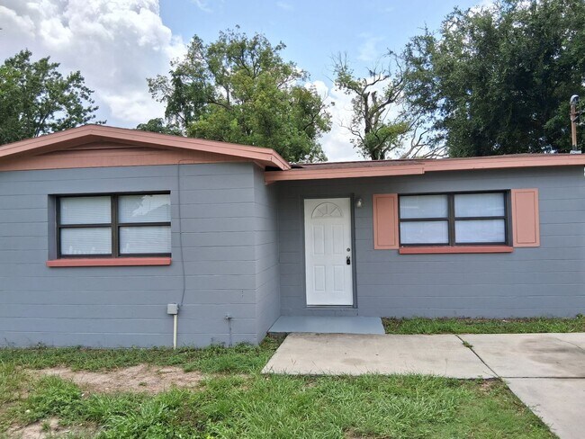 Building Photo - 2321 E 110th Ave