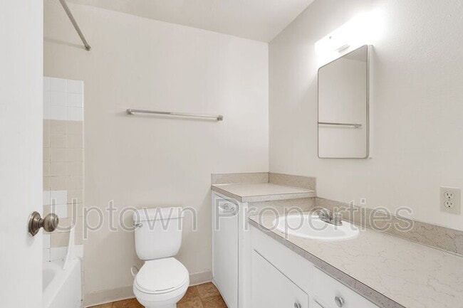 Building Photo - 4113 SE 28th Ave