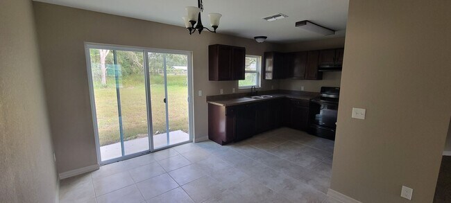 Building Photo - 3/2 Home No HOA Located In Ocala