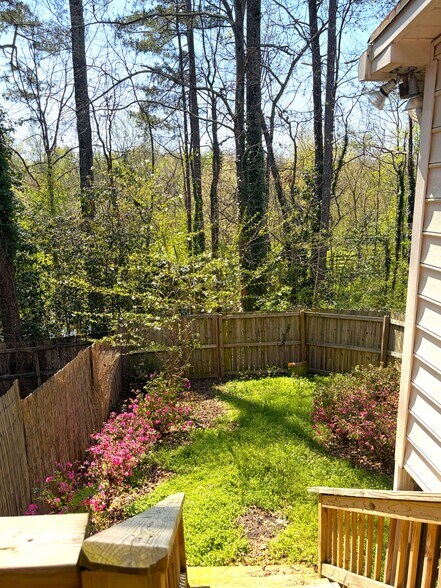 Backyard 2 - 1330 Poplar Pointe SE