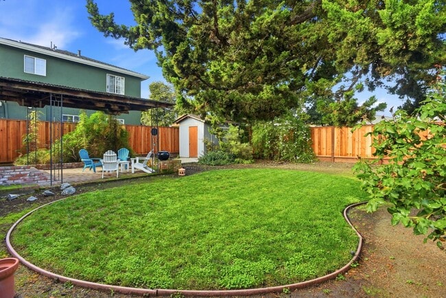 Building Photo - 251 C St