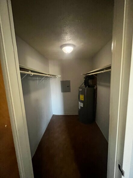 Building Photo - 4734 Castlebar St NW