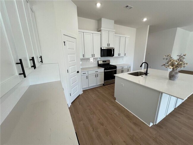 Building Photo - 7004 E Sugarloaf St