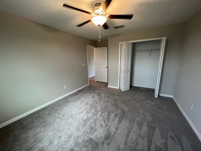 Building Photo - 352 Argyll Dr