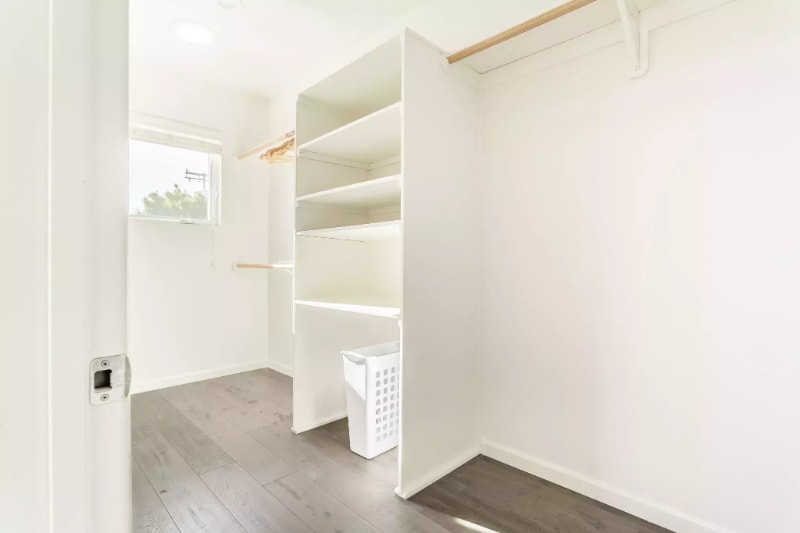 Building Photo - 611 Flower Ave