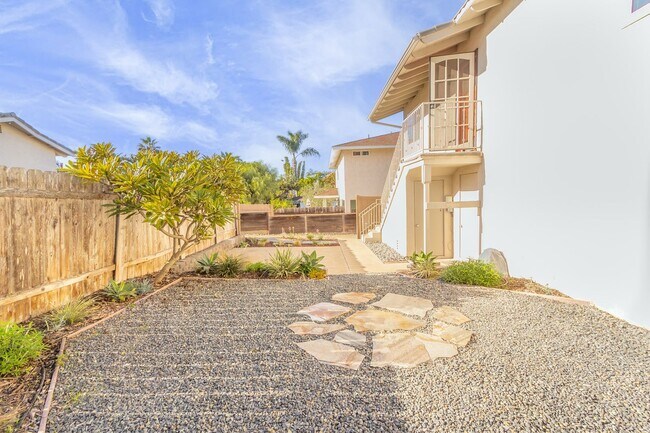 Building Photo - Beautifully Remodeled 2 Bed/1Bath Home with Ocean and Bay Glimpses in Ocean Beach!