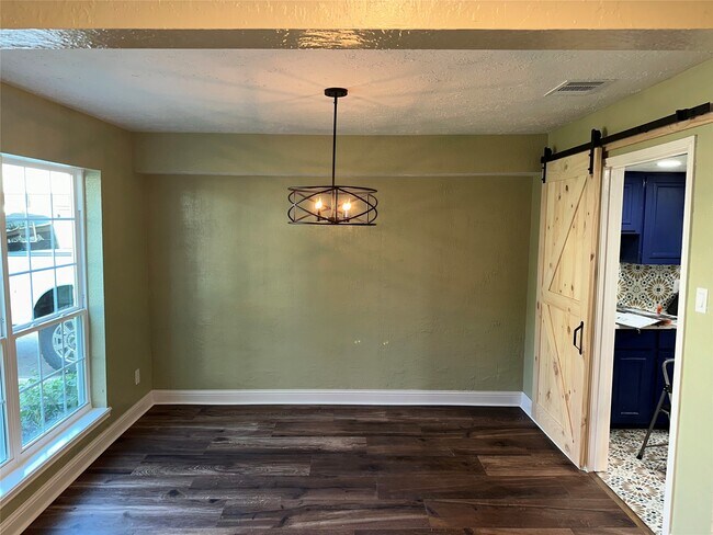 Building Photo - 14663 Perthshire Rd