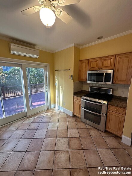 Building Photo - 28 Montfern Ave