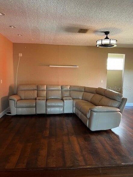 Building Photo - 118 N Eustis St