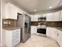 Building Photo - 703 Crosswinds Dr