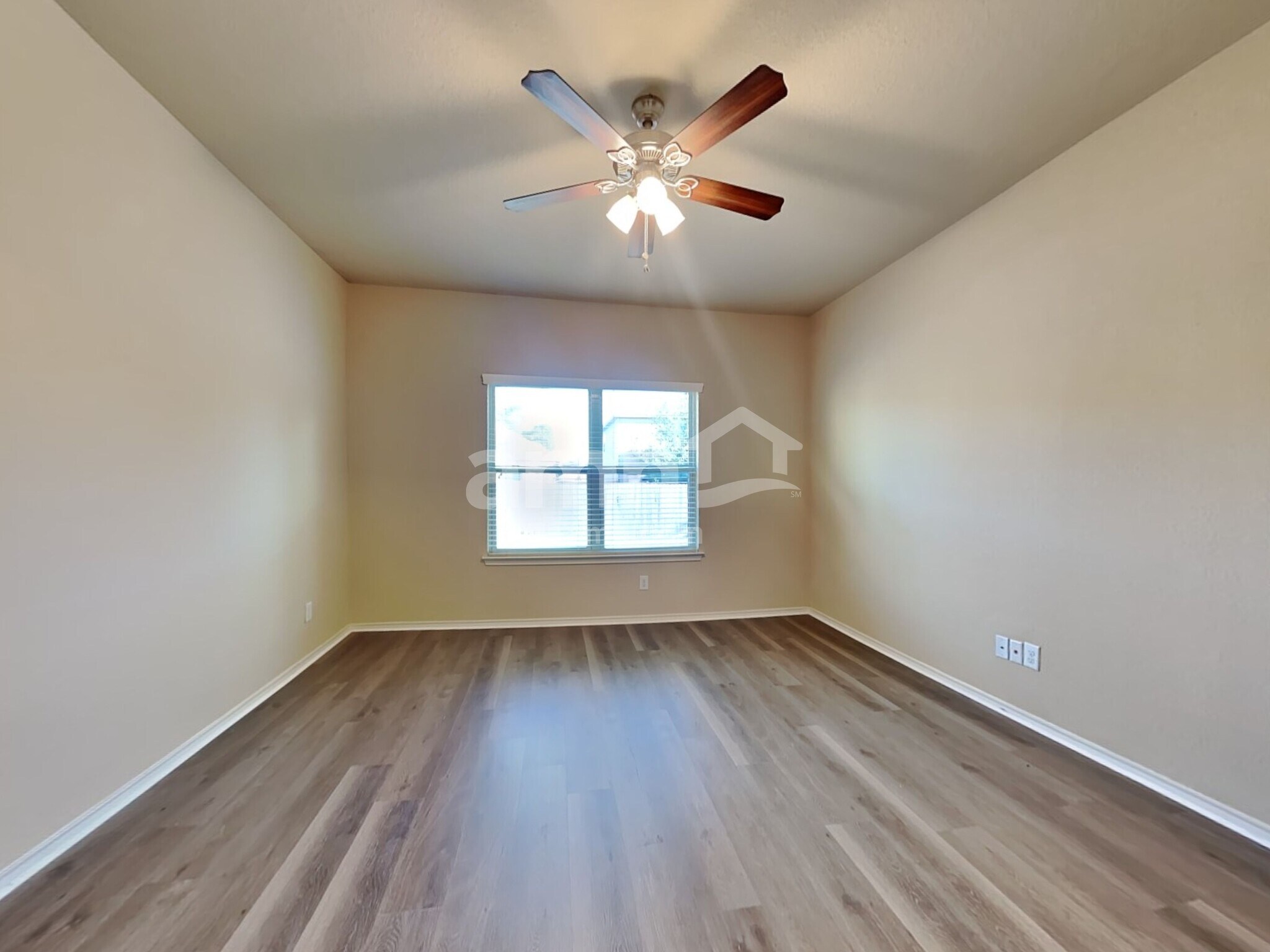 Building Photo - 10450 Rosewood Creek