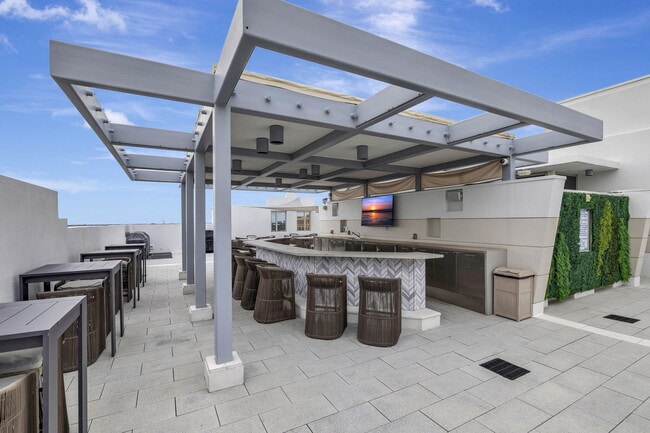 Building Photo - 155 E Boca Raton Rd