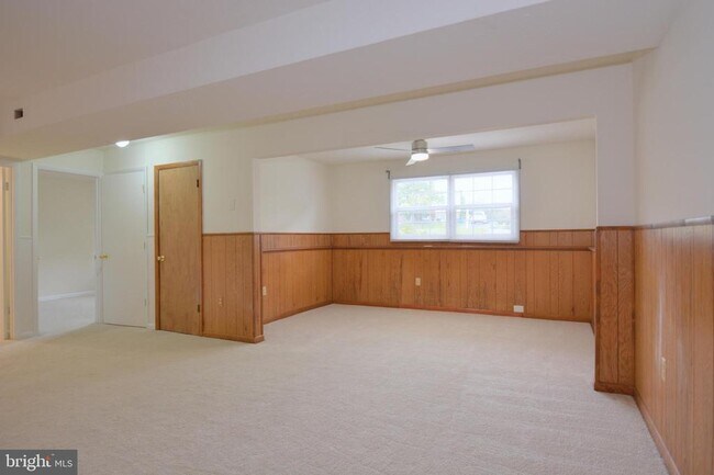 Building Photo - 5323 Debbie Ct