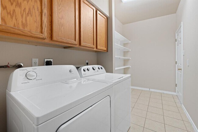 Building Photo - 10808 Chippenhook Ct