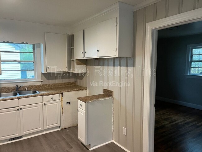 Building Photo - 1328 S Franklin St