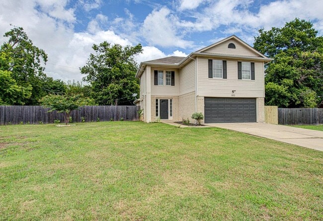 Building Photo - 1302 Crete Ln