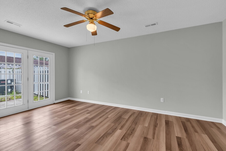 Building Photo - 6304 Timberline St