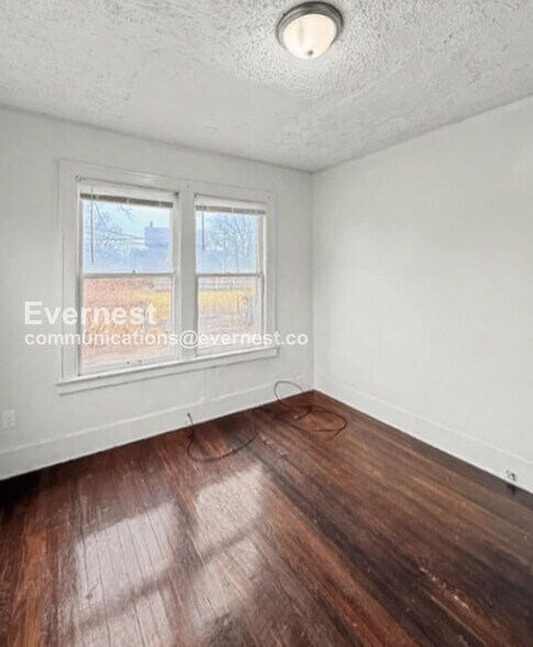 Building Photo - 11391 Belleterre Ave