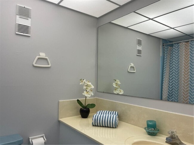 Building Photo - 4629 Poinciana St