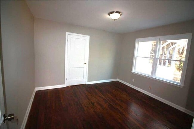 Building Photo - 1040 Shepherds Ln NE