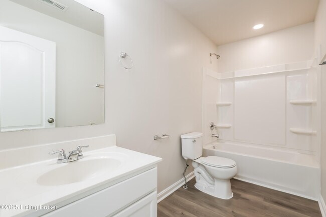 Building Photo - 6797 Brittany Oak Dr