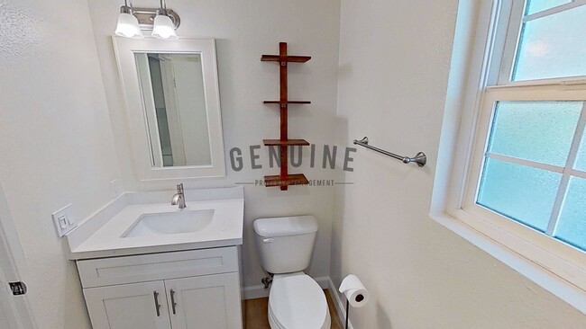 Building Photo - 3 Bedroom Beautifully Upgraded Home in Ana...