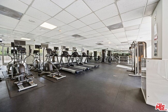 Building Photo - 875 Comstock Ave