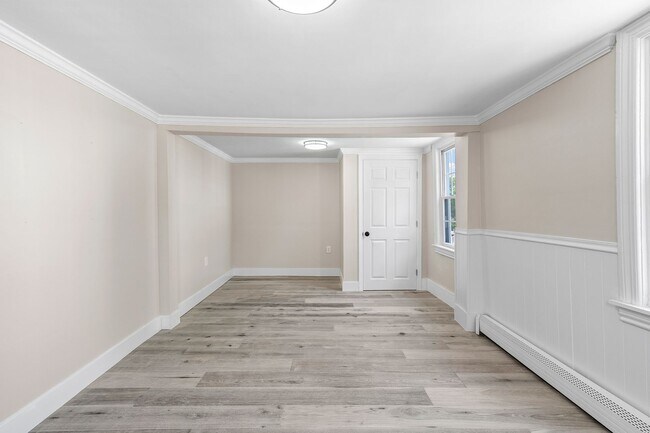 Building Photo - Beautifully Renovated 4-Bedroom Home in Ea...