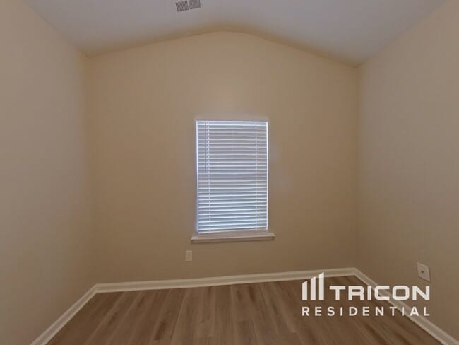 Building Photo - 114 Biscayne Terrace