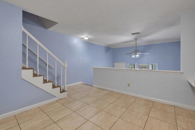 Building Photo - 1609 S Gadsden St