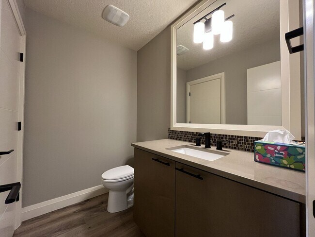 Building Photo - Elegant South Cooper Mountain Home with 4 Bedrooms, Bonus Room, Main-Level Suite & Designer Finishes