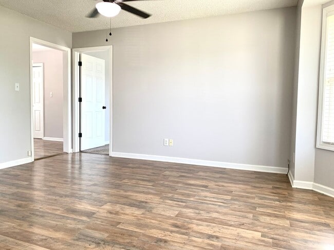 Building Photo - 1013 Mile High Dr