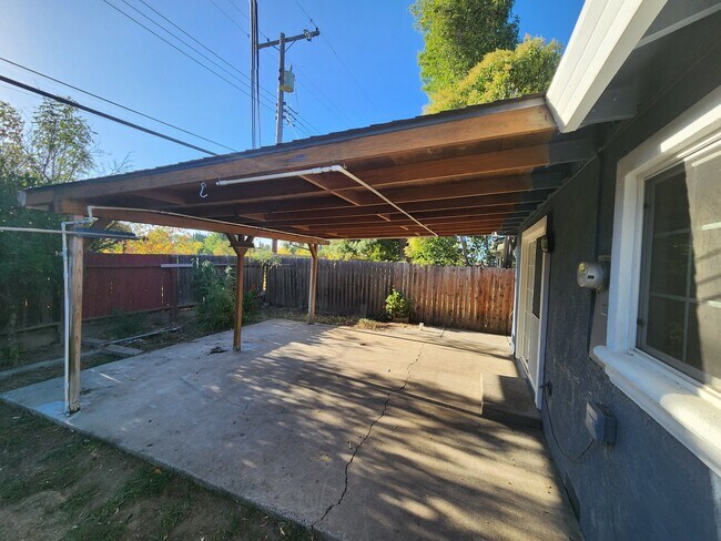 Building Photo - 7565 Red Willow St