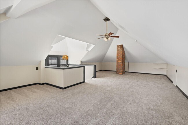 Building Photo - 439 Thurman Ave