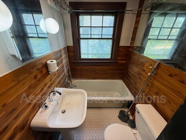 Building Photo - 4132 Eaton St