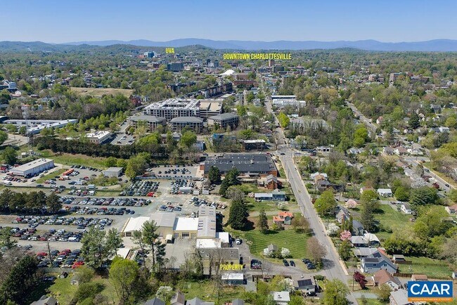 Building Photo - 1403 Burgess Ln